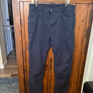 Faherty Movement 5 Pocket Pant, Navy, Size 34x31